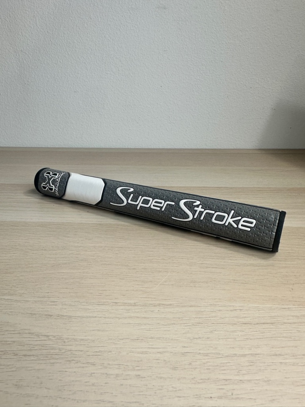 SuperStroke Traxion Flatso 3.0 Putter Grip - Grey/White